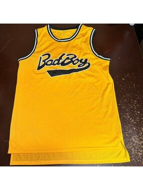 Bad boy, Biggie Smalls, yellow Juicy, video basketball jersey Large.